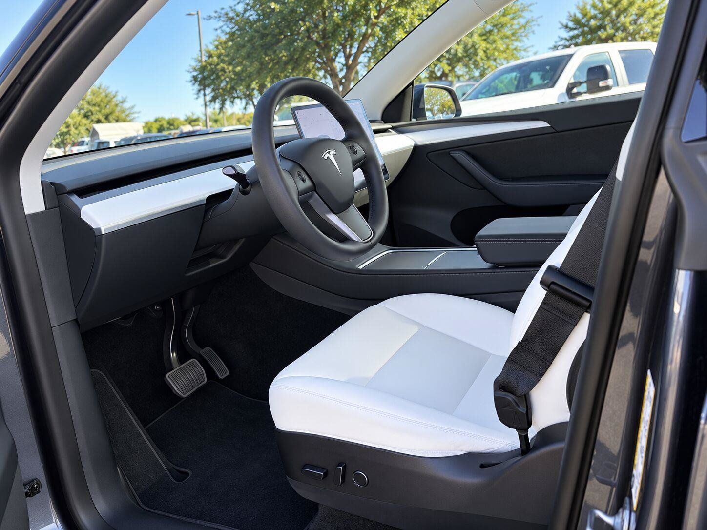 Used 2023 Tesla Model Y Long Range AWD/4WD image 8