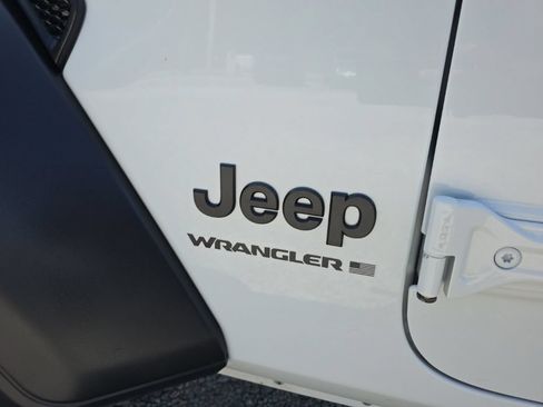 Used 2024 Jeep Wrangler Sport AWD/4WD image 10