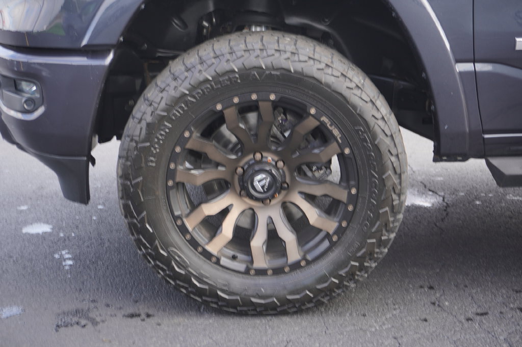 Used 2019 RAM 1500 Laramie w/ Sport Appearance Package AWD/4WD image 10