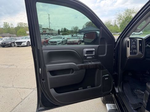 Used 2015 GMC Sierra 2500 Denali w/ Duramax Plus Package AWD/4WD image 10