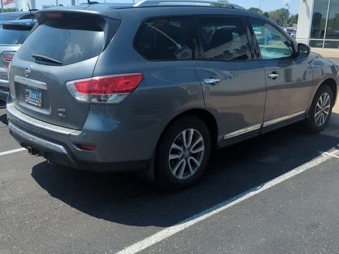 Used 2015 Nissan Pathfinder SL w/ SL Tech Package AWD/4WD image 3