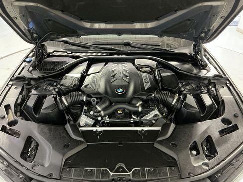 Used 2022 BMW M550i xDrive w/ Dynamic Handling Package AWD/4WD image 28