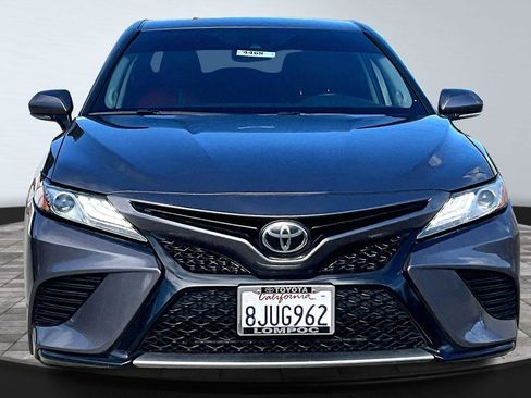 Used 2019 Toyota Camry XSE image 3