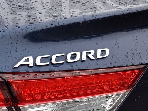 Used 2018 Honda Accord LX image 30