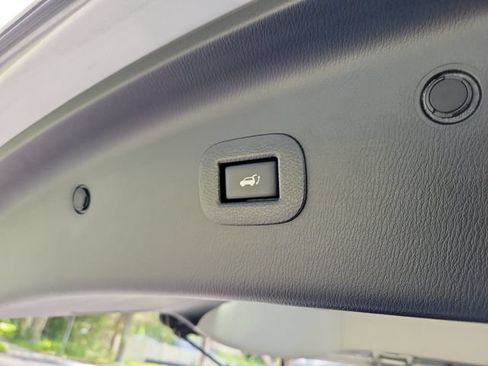 Used 2017 Nissan Armada SL w/ Technology Package RWD image 11
