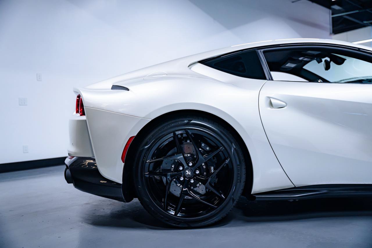 Used 2018 Ferrari 812 Superfast RWD image 11