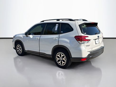 Used 2020 Subaru Forester Premium image 5