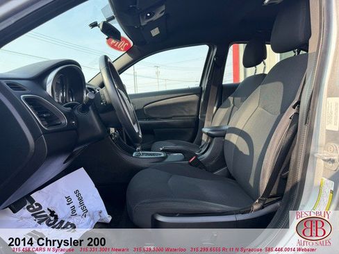 Used 2014 Chrysler 200 Touring FWD image 11