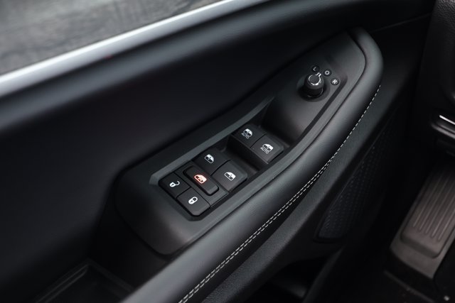 New 2027 Jeep Grand Cherokee Limited RWD image 22