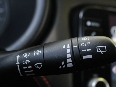 Used 2023 Nissan Kicks SR FWD image 29