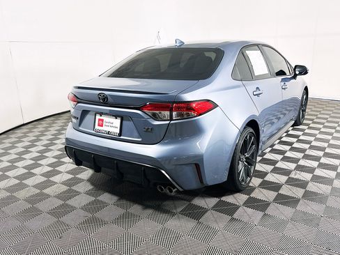 Used 2024 Toyota Corolla SE FWD image 3