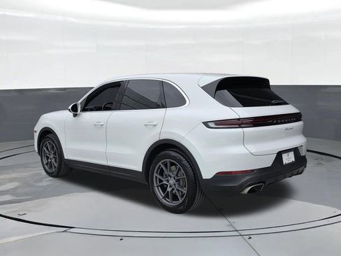 Certified 2024 Porsche Cayenne image 3