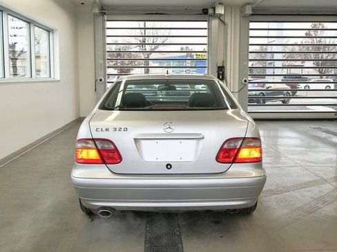 Used 2002 Mercedes-Benz CLK 320 Coupe image 5