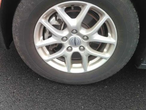 Used 2023 Chrysler Pacifica Touring-L image 10