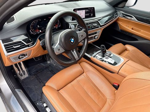 Used 2020 BMW 740i w/ M Sport Package image 26
