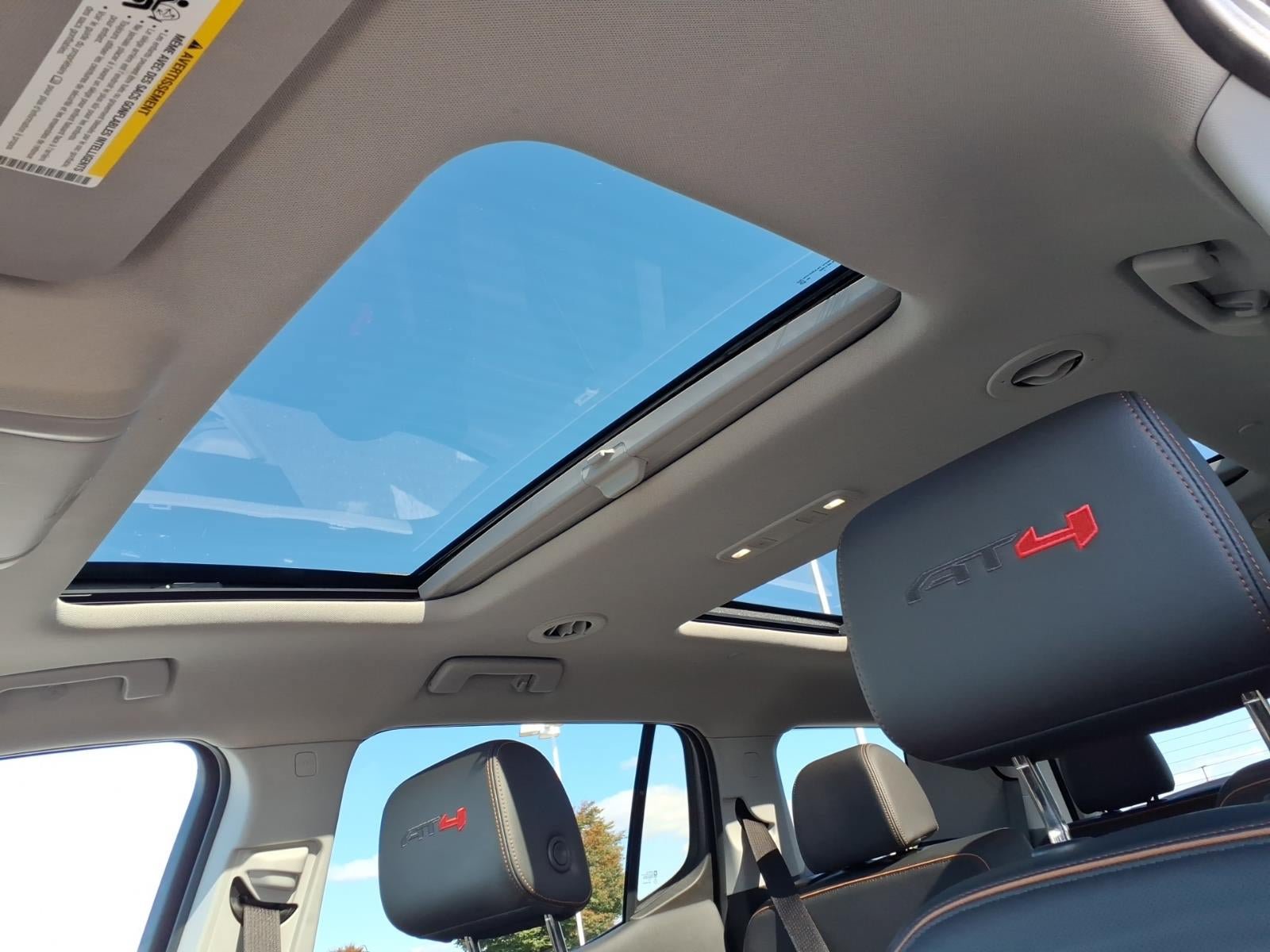 Certified 2022 GMC Acadia AT4 w/ Technology Package AWD/4WD image 24