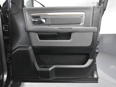 Used 2017 RAM 1500 Classic SLT image 36