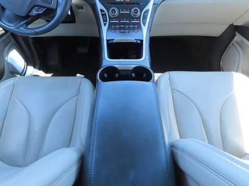 Used 2017 Lincoln MKX Reserve w/ Driver Assistance Package FWD image 9