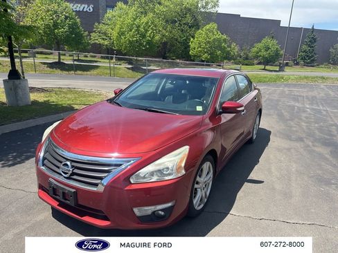 Used 2015 Nissan Altima 3.5 SL FWD image 9