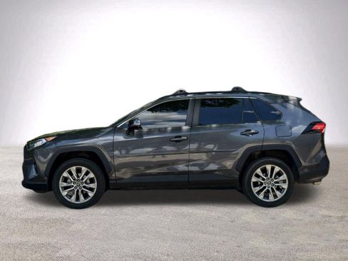 Used 2020 Toyota RAV4 XLE Premium FWD image 6