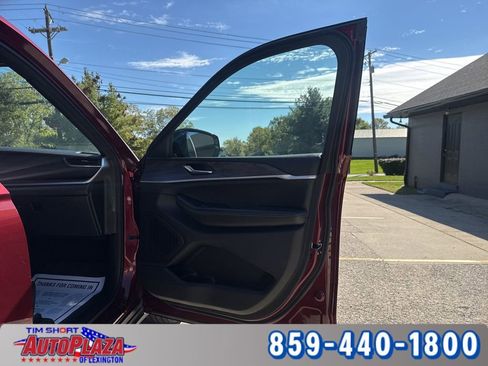 Used 2024 Jeep Grand Cherokee Limited image 67