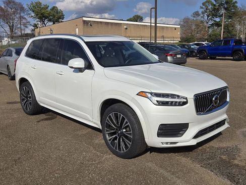 Used 2020 Volvo XC90 T5 Momentum image 2