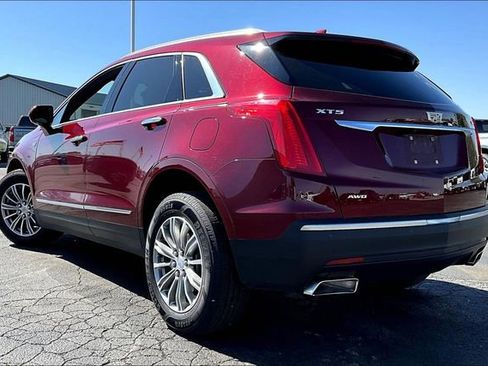 Used 2017 Cadillac XT5 Luxury AWD/4WD image 3