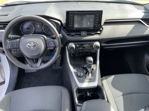 Used 2022 Toyota RAV4 LE AWD/4WD image 15