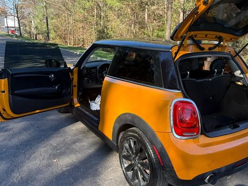 Used 2015 MINI Cooper 2-Door Hardtop image 19