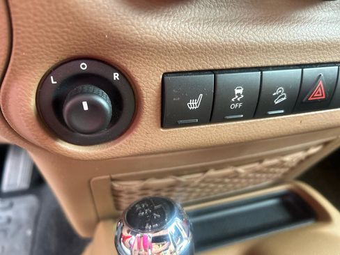 Used 2015 Jeep Wrangler Unlimited Sahara w/ Connectivity Group AWD/4WD image 20