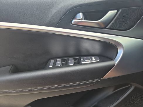 Used 2023 Genesis G70 2.0T AWD/4WD image 25