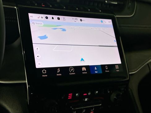 Used 2023 Jeep Grand Cherokee L Limited w/ Luxury Tech Group II image 13