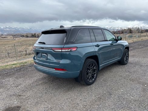 New 2026 Jeep Grand Cherokee Summit w/ Obsidian Package image 10