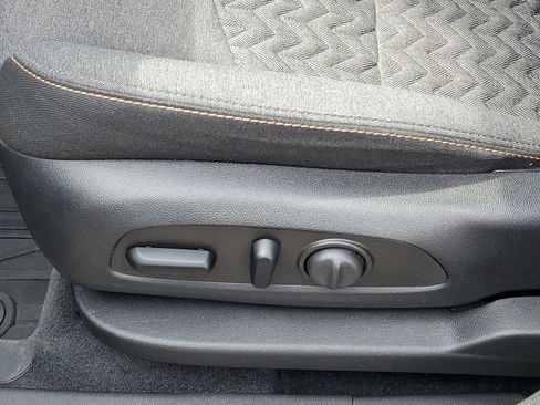 Certified 2024 Chevrolet Equinox LT AWD/4WD image 6