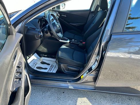 Used 2017 Toyota Yaris iA image 14