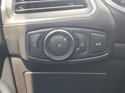 Used 2018 Ford Edge Titanium w/ Equipment Group 302A FWD image 18