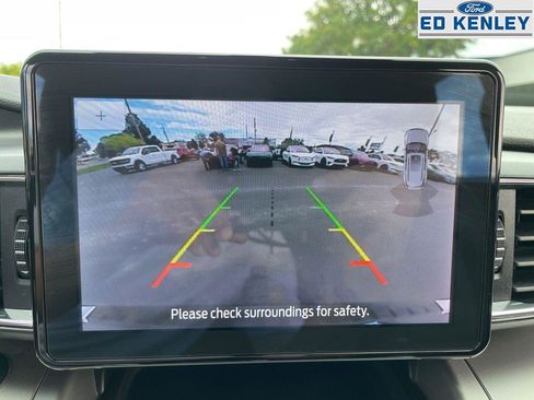 Used 2021 Ford Explorer XLT w/ Equipment Group 202A image 9