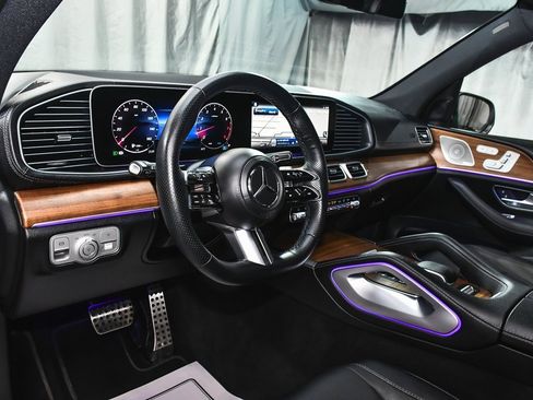 Used 2025 Mercedes-Benz GLS 450 4MATIC image 21