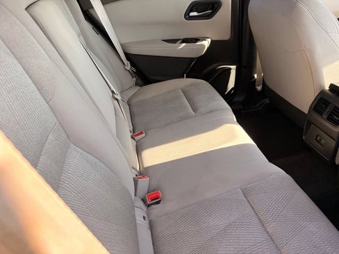 Used 2025 Nissan Rogue SV AWD/4WD image 16