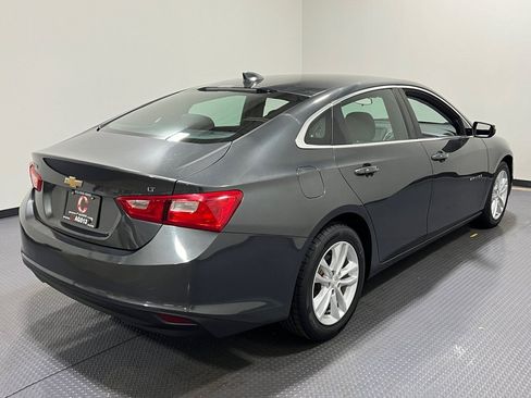 Used 2017 Chevrolet Malibu LT FWD image 3