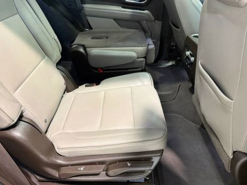 Used 2021 GMC Yukon SLT w/ SLT Luxury Plus Package AWD/4WD image 31