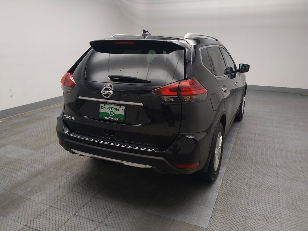 Used 2017 Nissan Rogue S w/ S Appearance Package FWD image 10