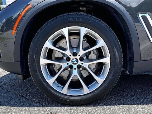 Used 2022 BMW X5 xDrive40i w/ Premium Package AWD/4WD image 35