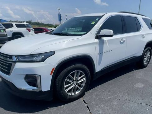 Used 2023 Chevrolet Traverse LT FWD image 4