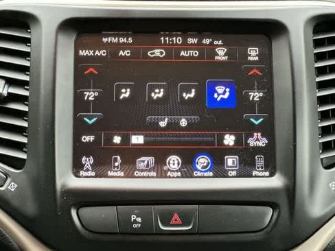 Used 2018 Jeep Cherokee Limited w/ Trailer Tow Group AWD/4WD image 14