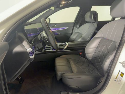 Used 2026 BMW 740i RWD image 5