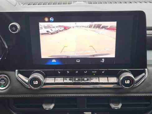 Used 2025 Chevrolet Colorado LT RWD image 5