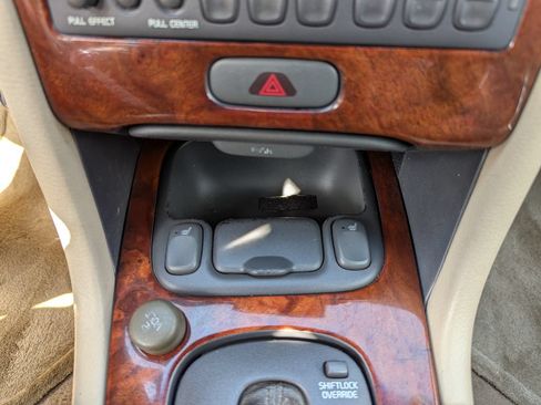 Used 2000 Volvo C70 LT FWD image 22