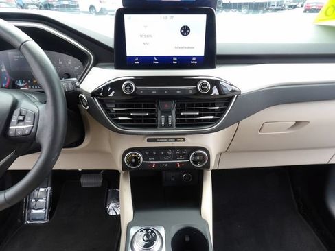 Certified 2020 Ford Escape SEL FWD image 17