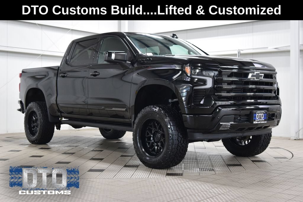 Used 2025 Chevrolet Silverado 1500 High Country w/ Midnight Edition AWD/4WD image 1